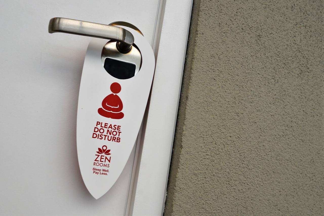 Zen Rooms Basic Kualanamu 棉兰 外观 照片